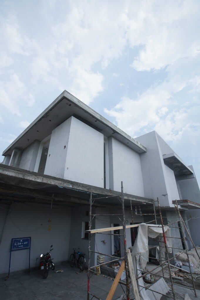 PLM02900